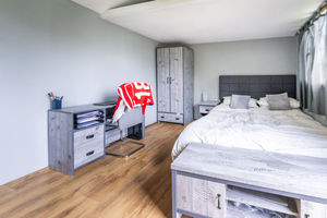 Photo 17- click for photo gallery